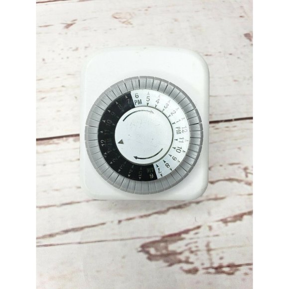 Intertek  24-Hour Indoor Timer Programmable Mechanical Pin Timer 1308 - Picture 1 of 9